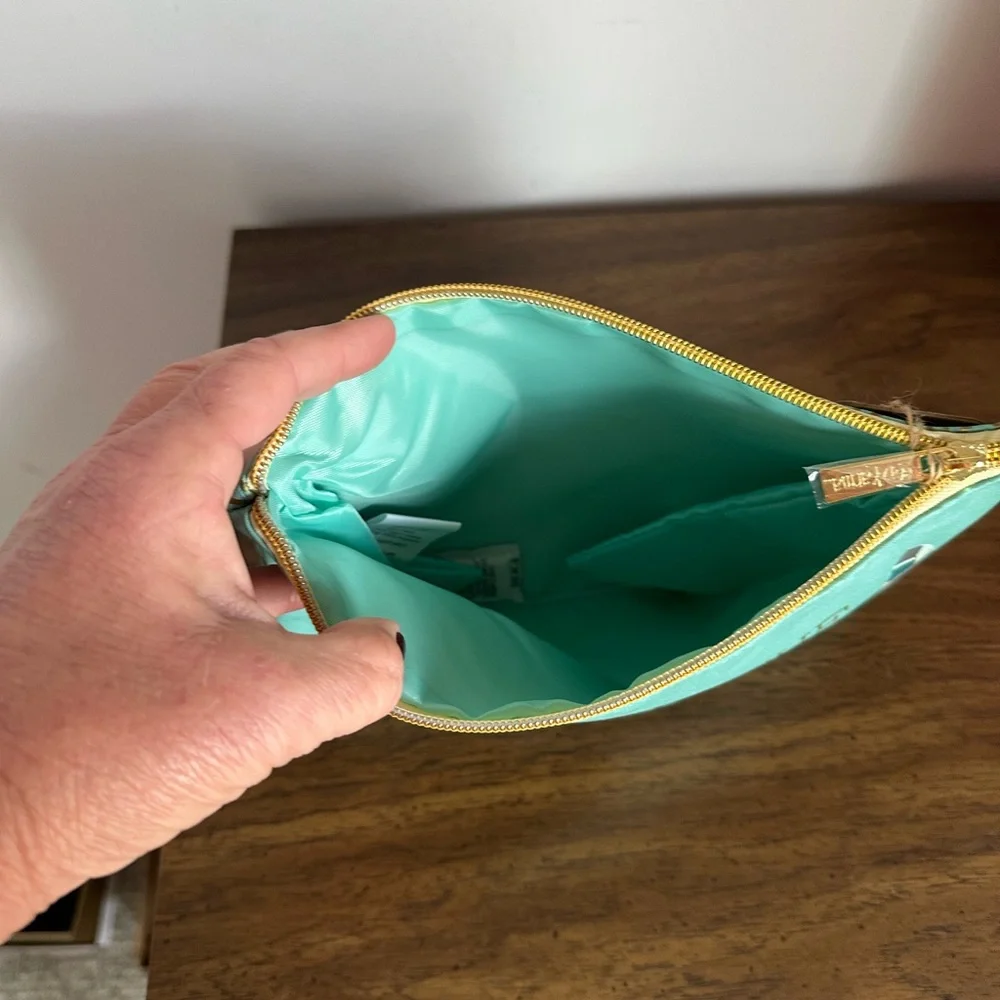 🔥 4 for $20!! New cosmetic travel bag!